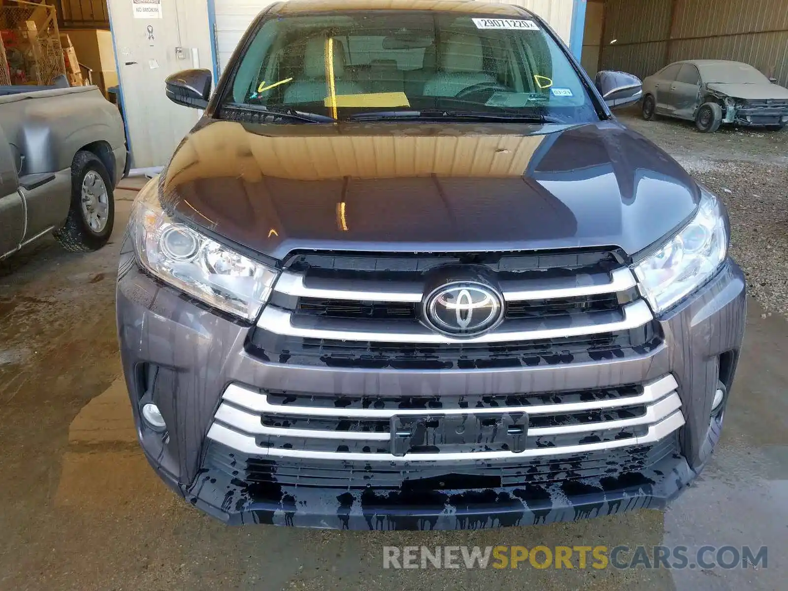 9 Photograph of a damaged car 5TDZZRFH4KS319724 TOYOTA HIGHLANDER 2019