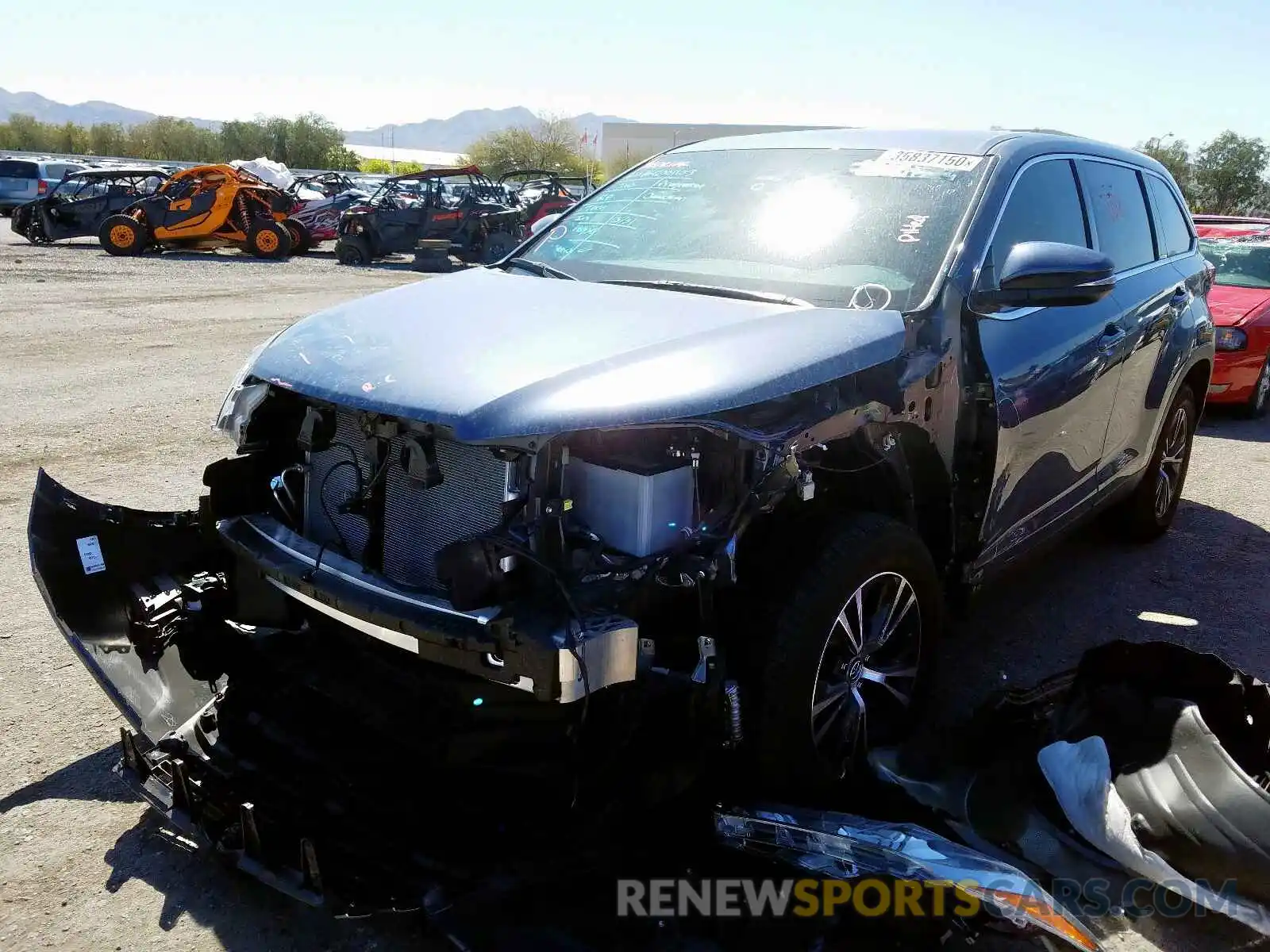 2 Фотография поврежденного автомобиля 5TDZZRFH4KS340749 TOYOTA HIGHLANDER 2019