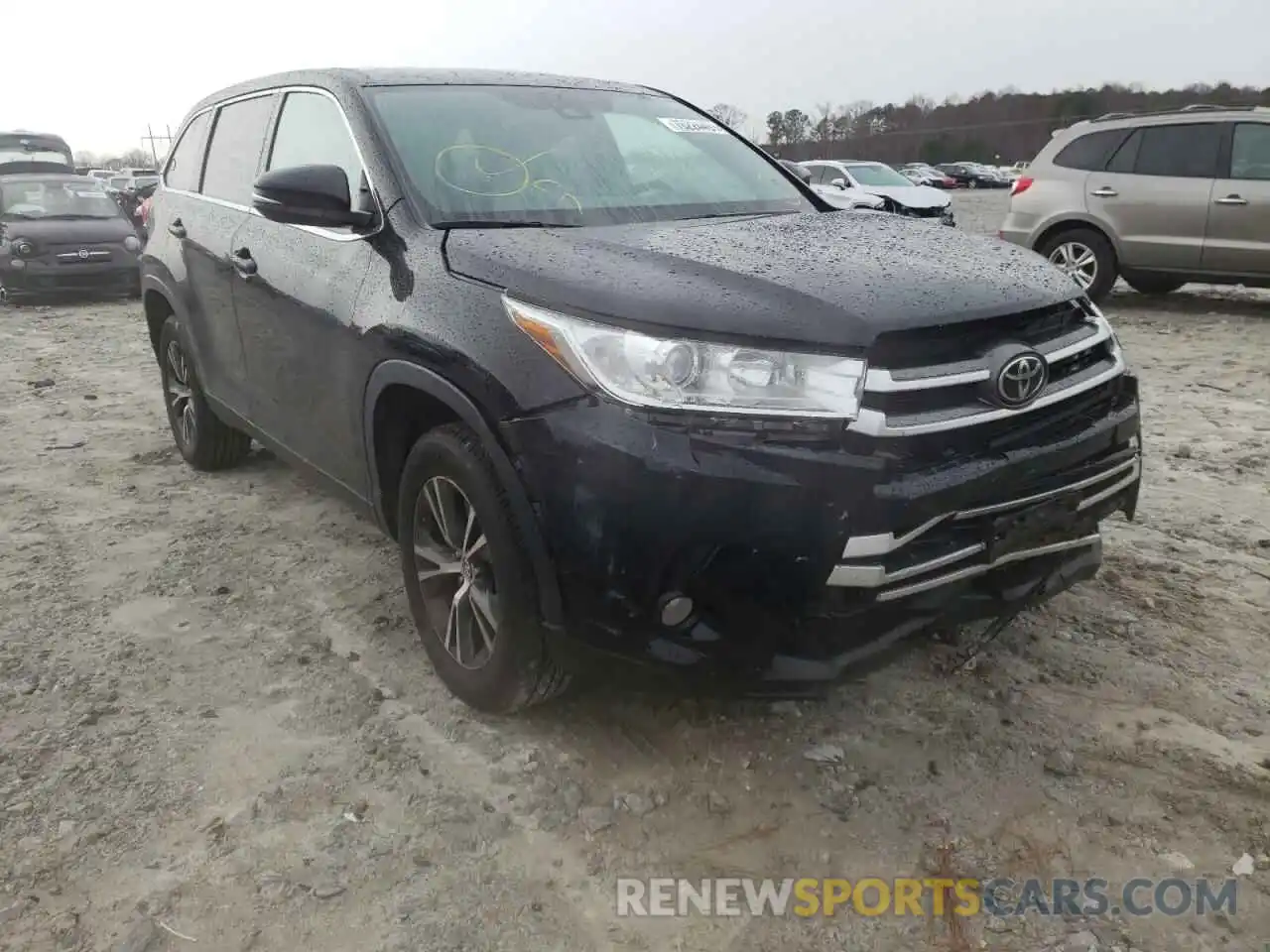 1 Photograph of a damaged car 5TDZZRFH4KS344851 TOYOTA HIGHLANDER 2019