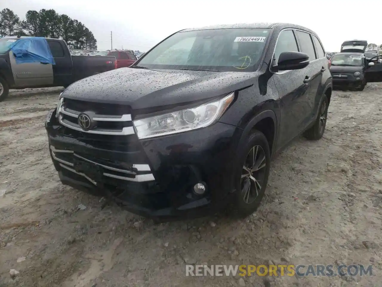 2 Photograph of a damaged car 5TDZZRFH4KS344851 TOYOTA HIGHLANDER 2019