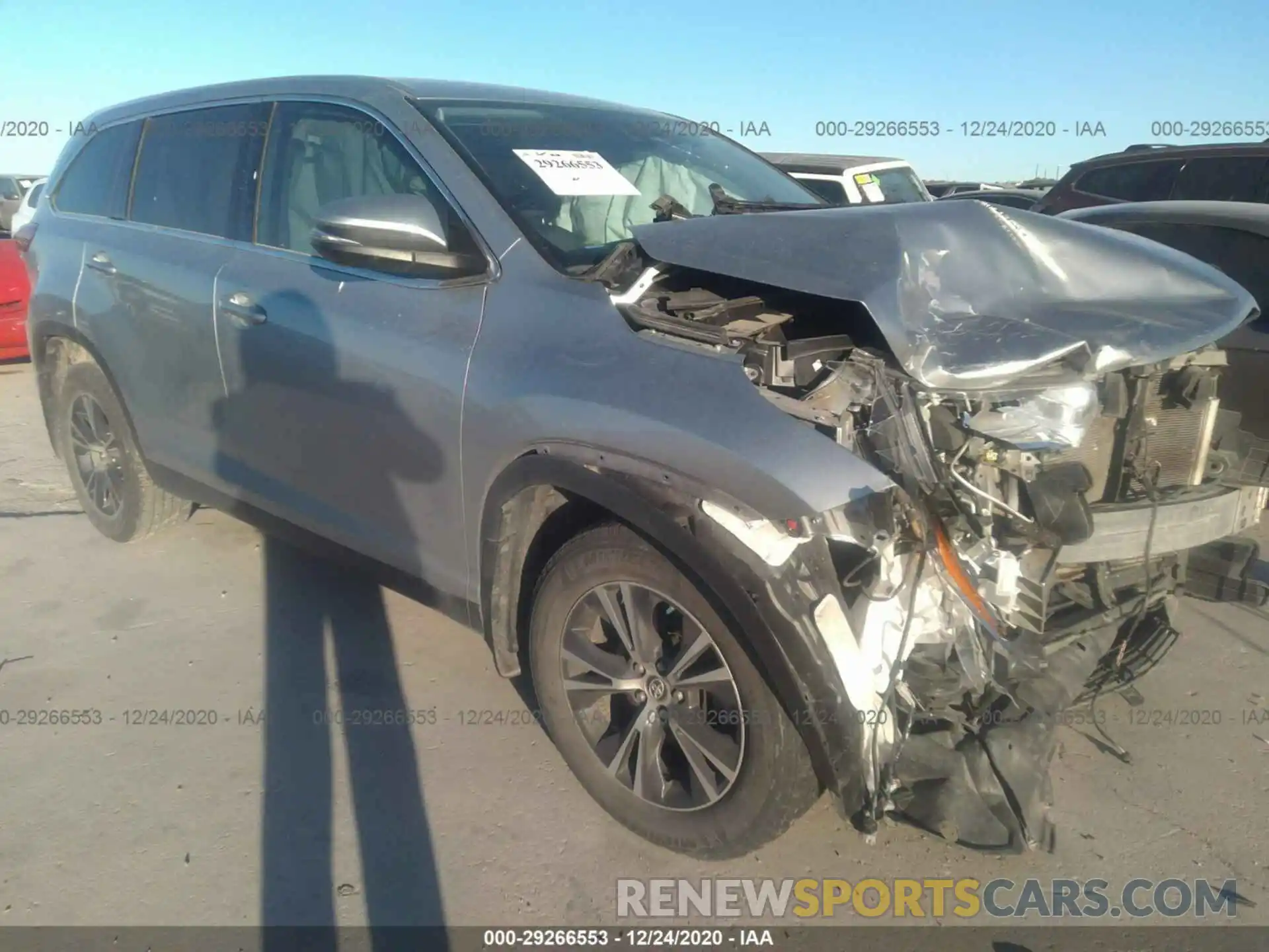 1 Photograph of a damaged car 5TDZZRFH4KS348575 TOYOTA HIGHLANDER 2019