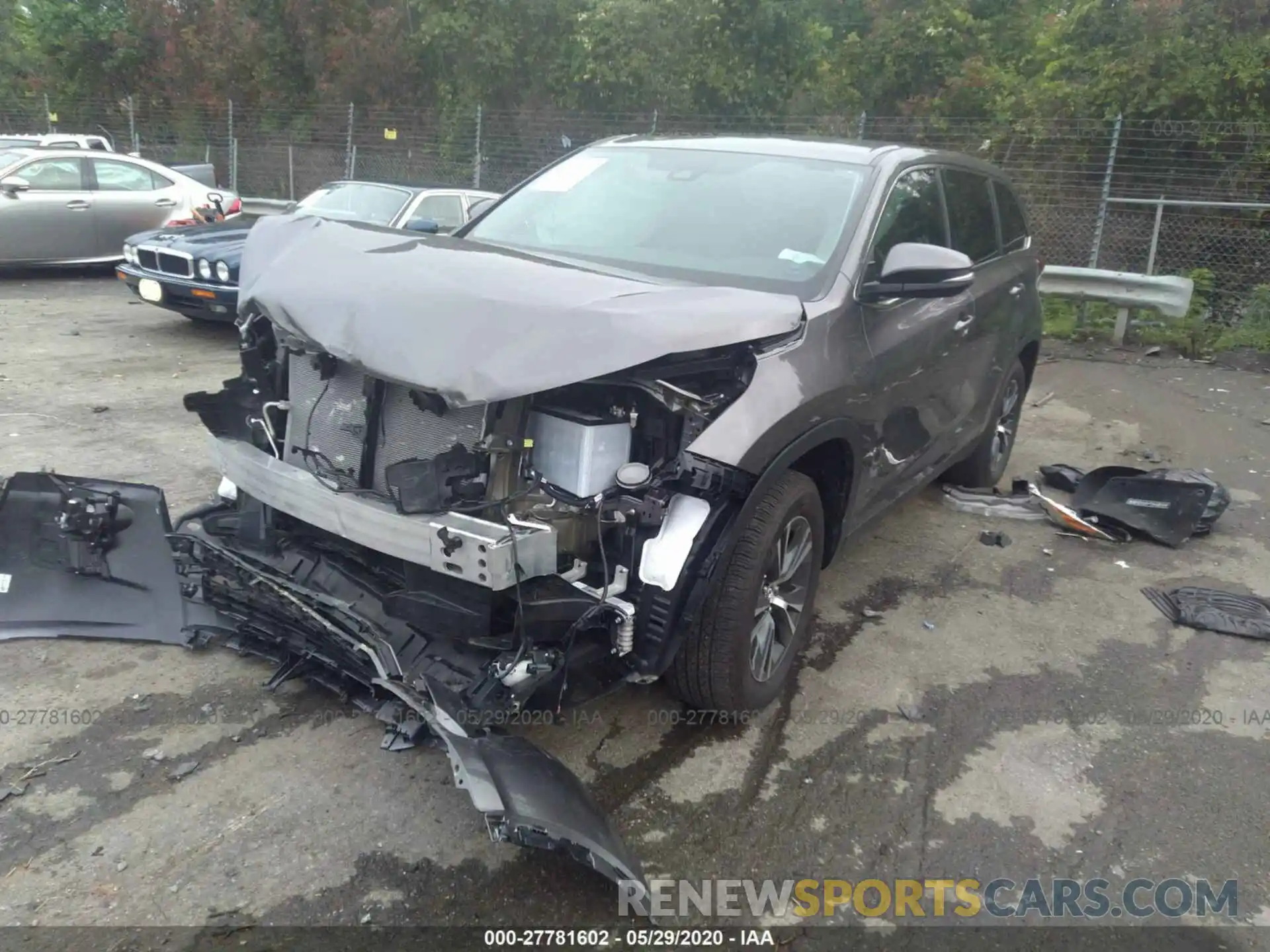 2 Photograph of a damaged car 5TDZZRFH4KS353355 TOYOTA HIGHLANDER 2019