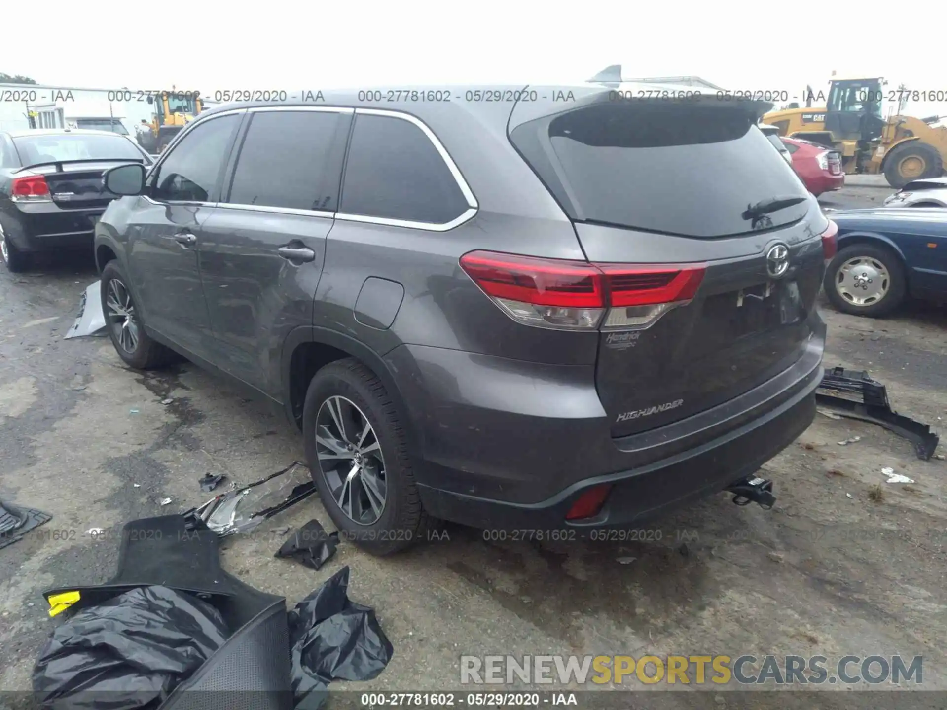 3 Photograph of a damaged car 5TDZZRFH4KS353355 TOYOTA HIGHLANDER 2019