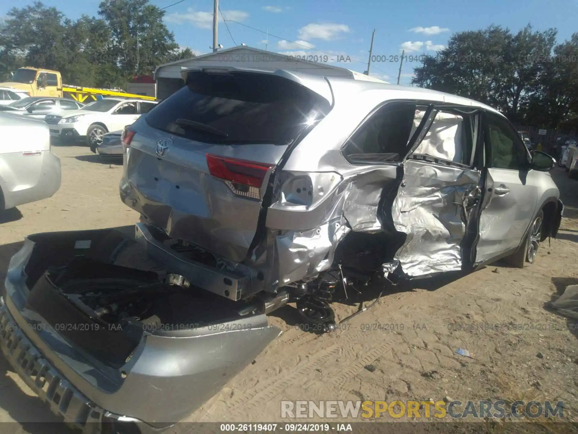 6 Photograph of a damaged car 5TDZZRFH4KS353601 TOYOTA HIGHLANDER 2019