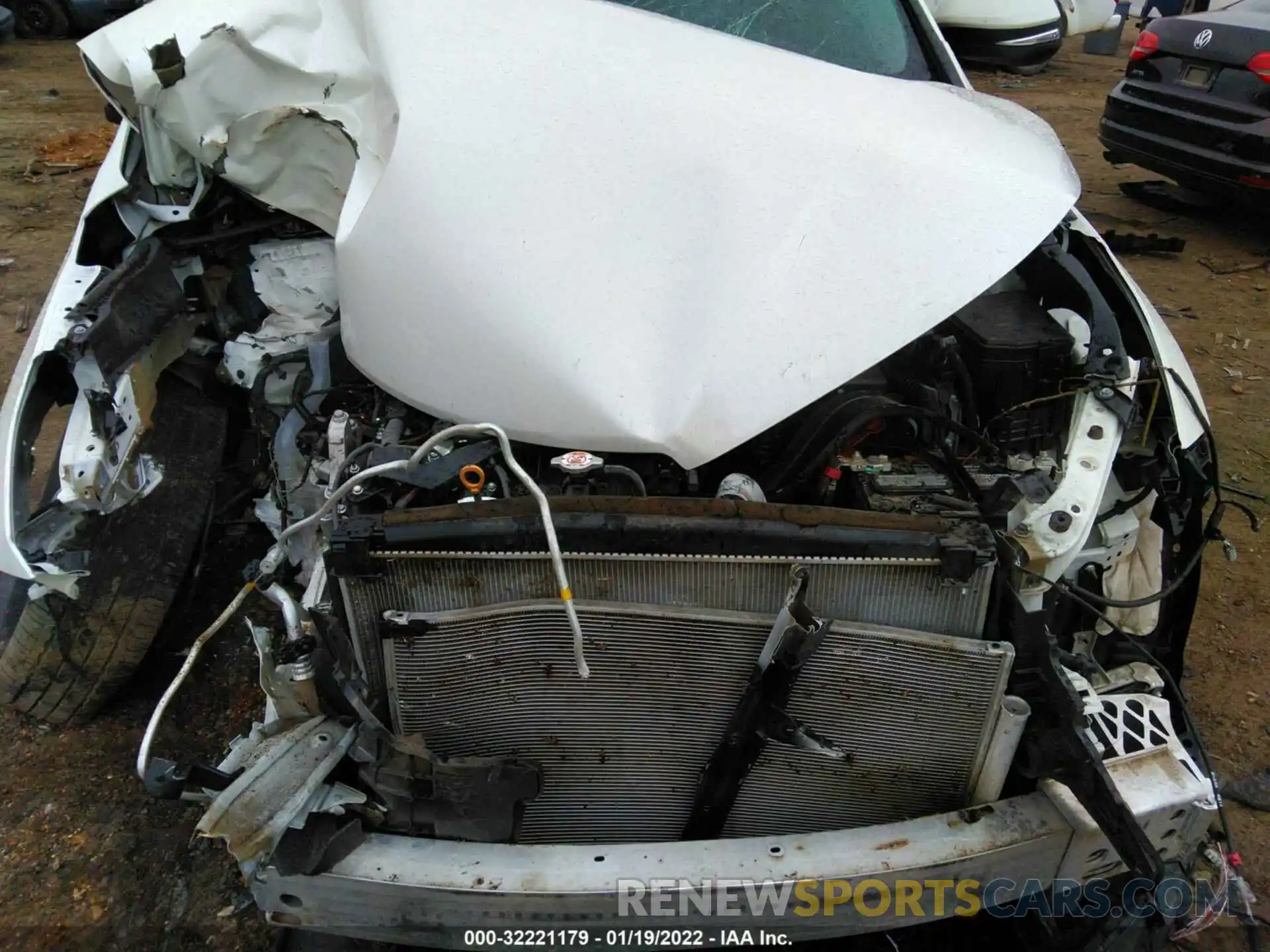 6 Photograph of a damaged car 5TDZZRFH4KS356479 TOYOTA HIGHLANDER 2019