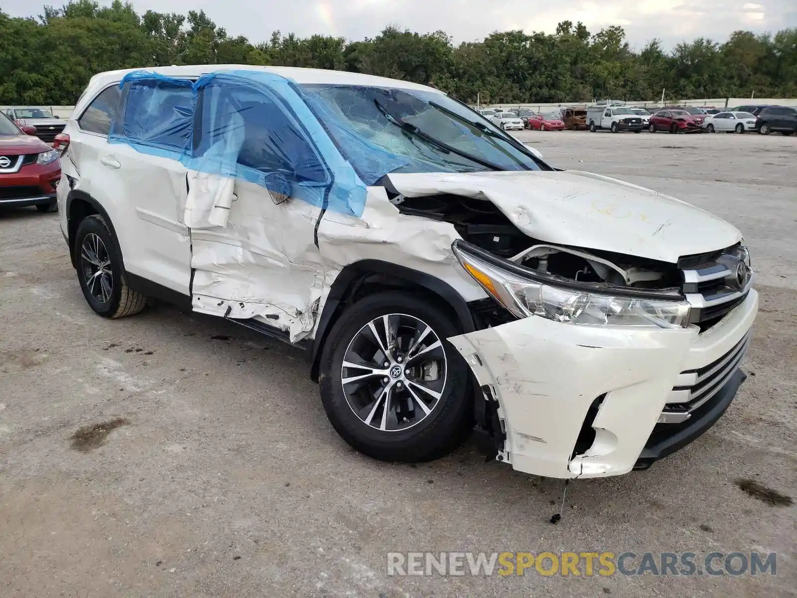 9 Photograph of a damaged car 5TDZZRFH4KS358765 TOYOTA HIGHLANDER 2019