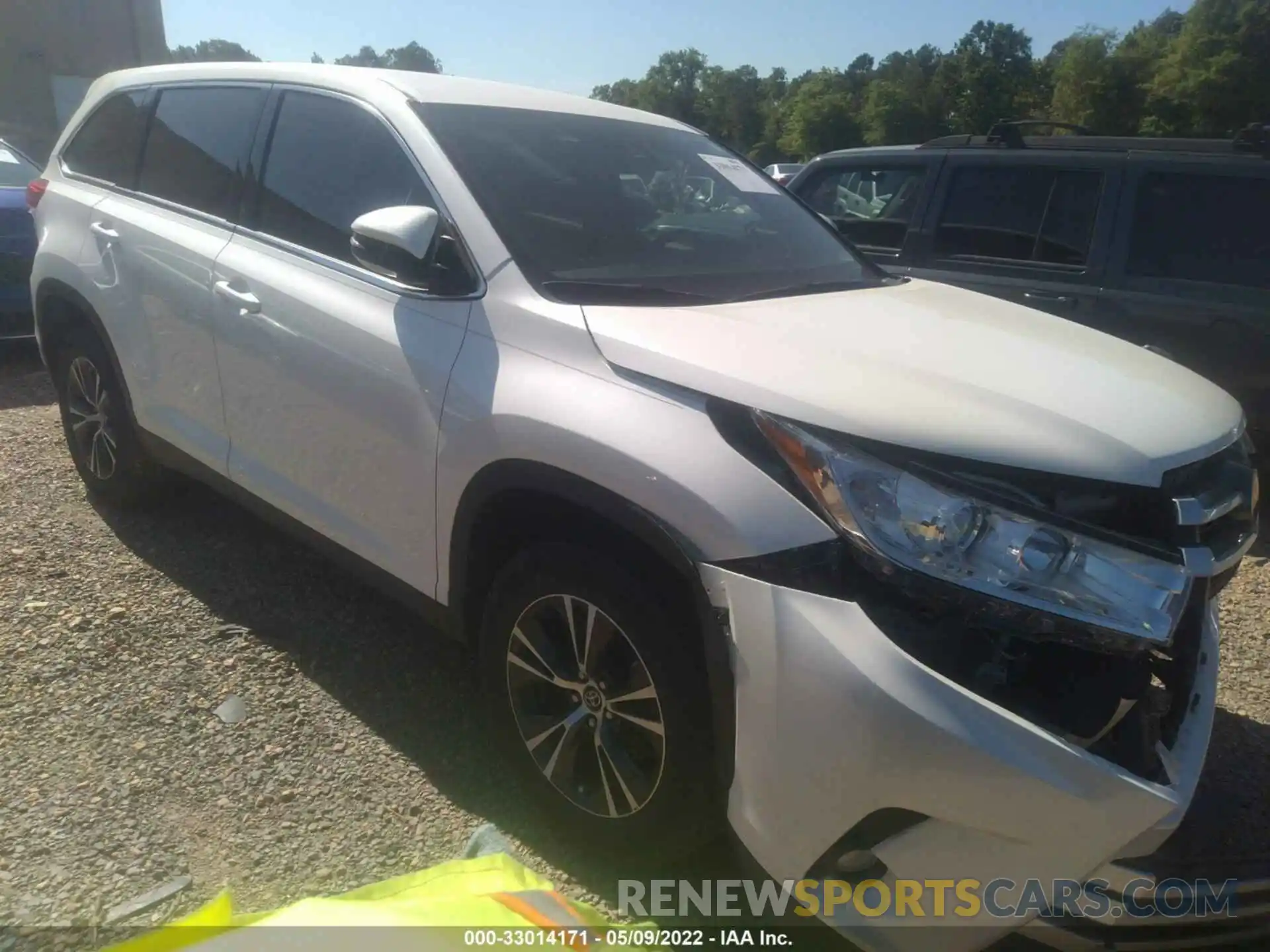 1 Photograph of a damaged car 5TDZZRFH4KS361892 TOYOTA HIGHLANDER 2019