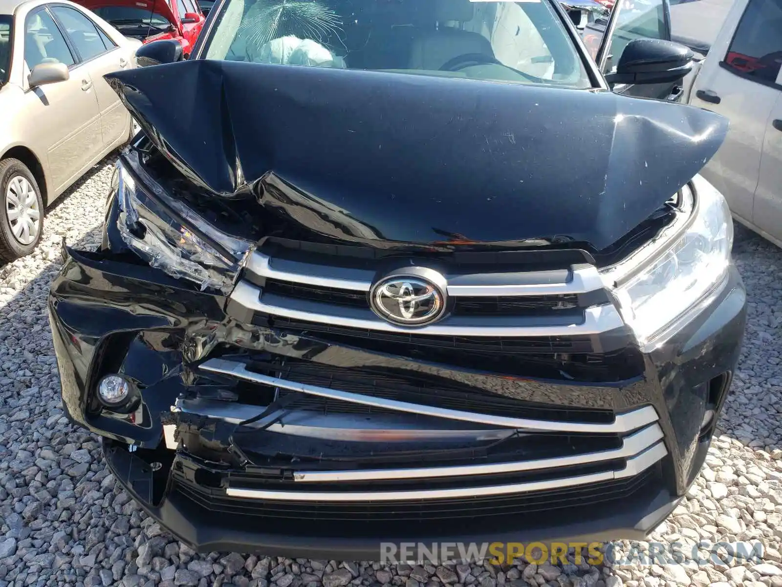 7 Photograph of a damaged car 5TDZZRFH4KS362282 TOYOTA HIGHLANDER 2019