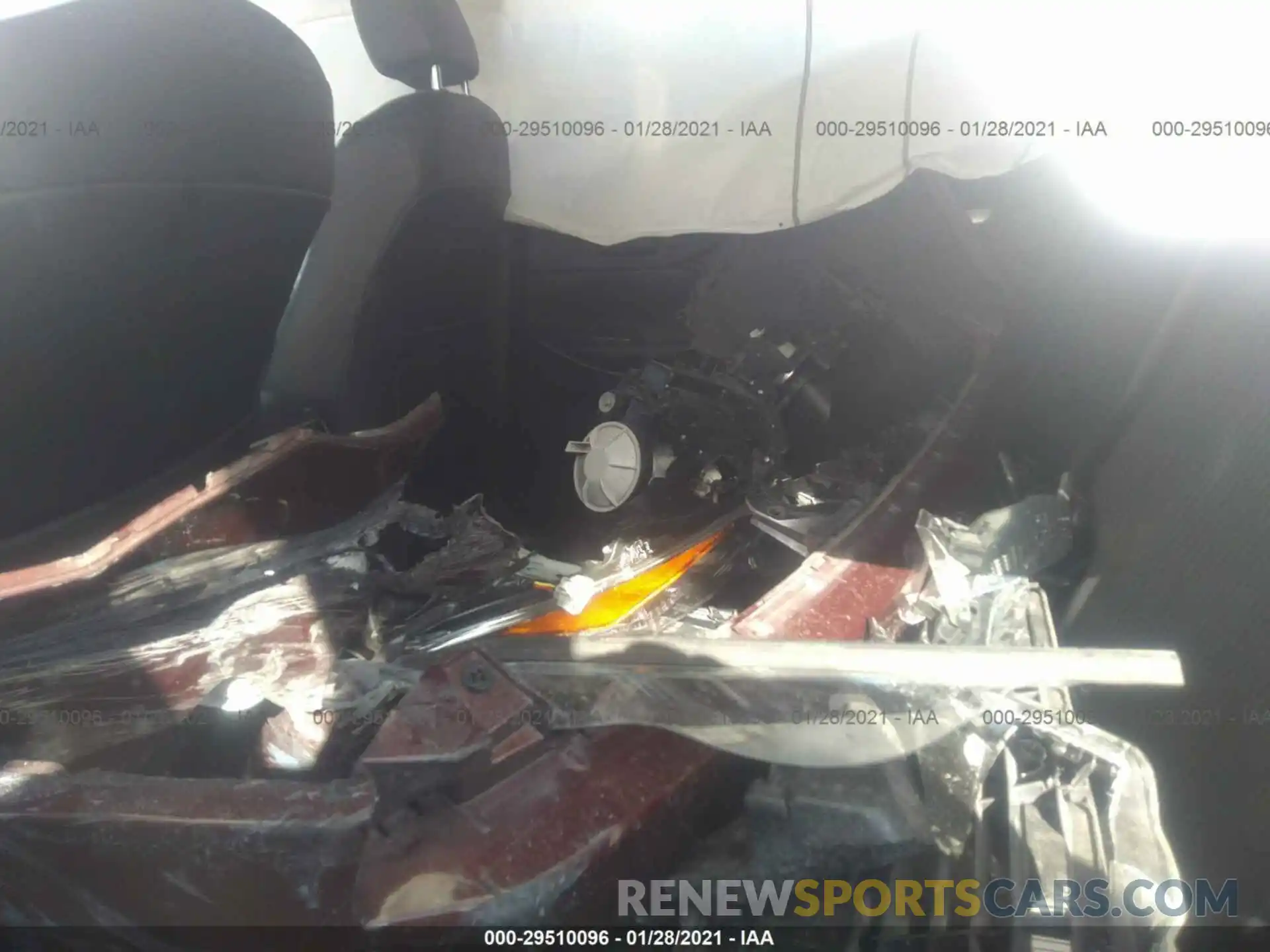 8 Фотография поврежденного автомобиля 5TDZZRFH4KS363528 TOYOTA HIGHLANDER 2019
