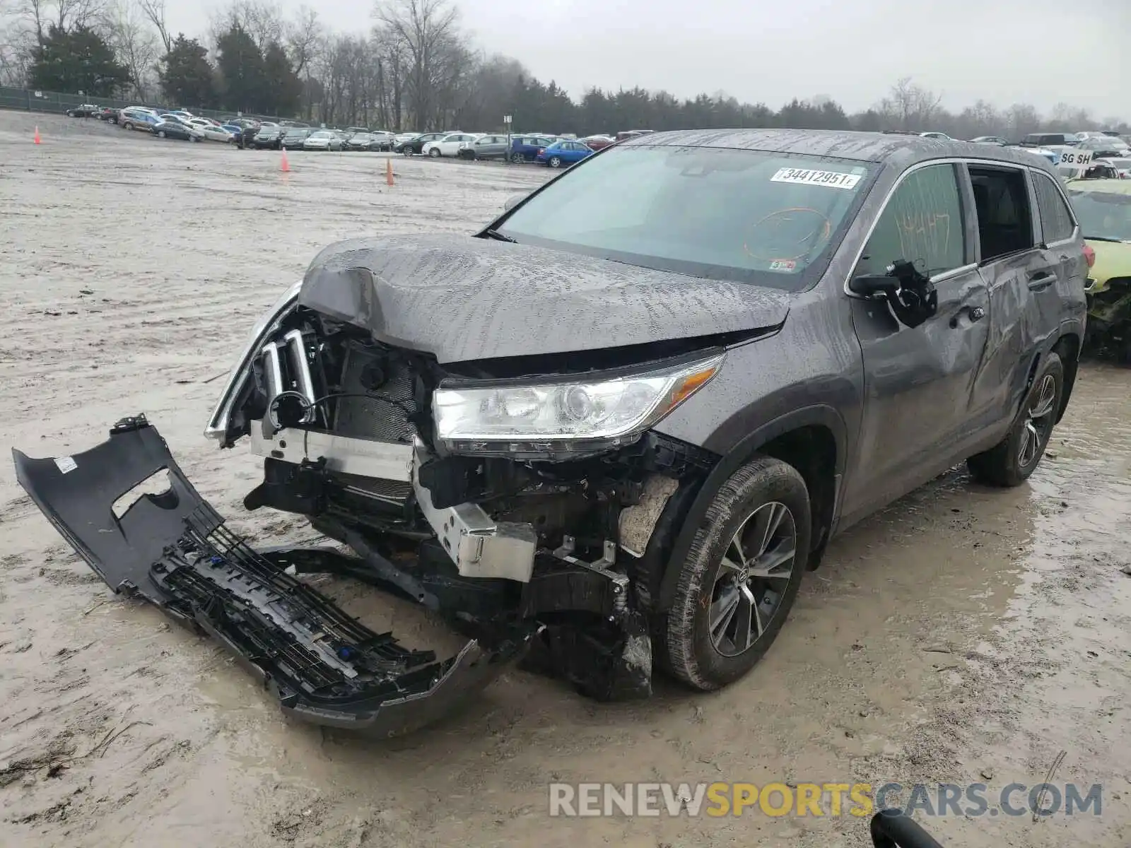 2 Photograph of a damaged car 5TDZZRFH4KS364551 TOYOTA HIGHLANDER 2019