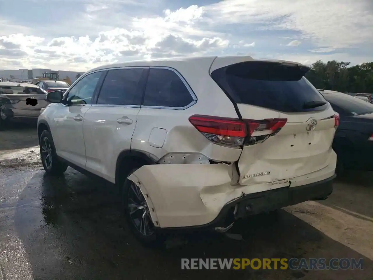 3 Photograph of a damaged car 5TDZZRFH4KS365134 TOYOTA HIGHLANDER 2019