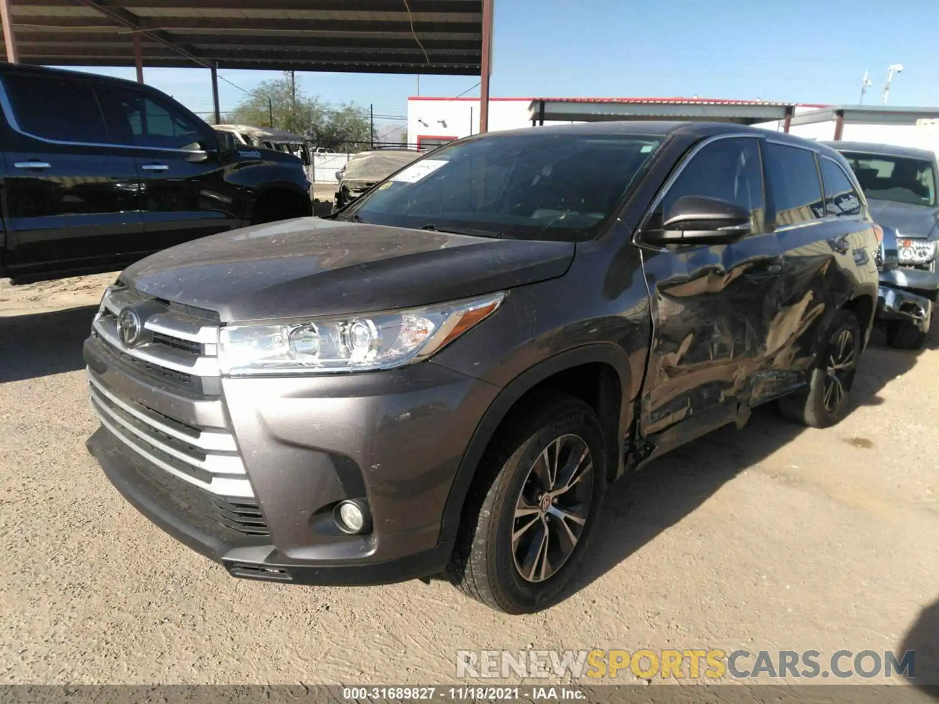 2 Photograph of a damaged car 5TDZZRFH4KS367708 TOYOTA HIGHLANDER 2019