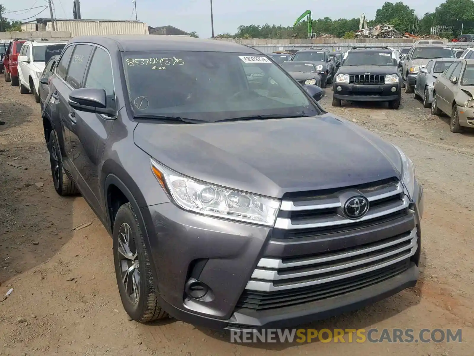 1 Photograph of a damaged car 5TDZZRFH5KS289584 TOYOTA HIGHLANDER 2019