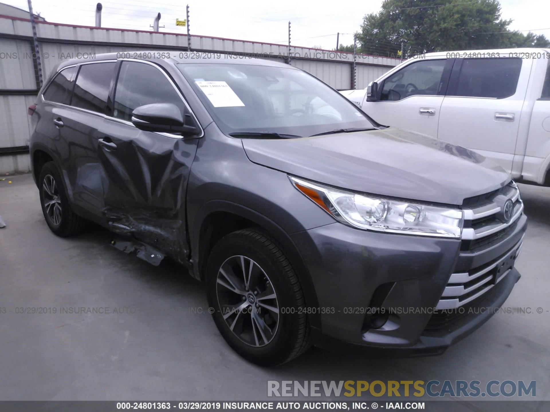 1 Photograph of a damaged car 5TDZZRFH5KS290086 TOYOTA HIGHLANDER 2019