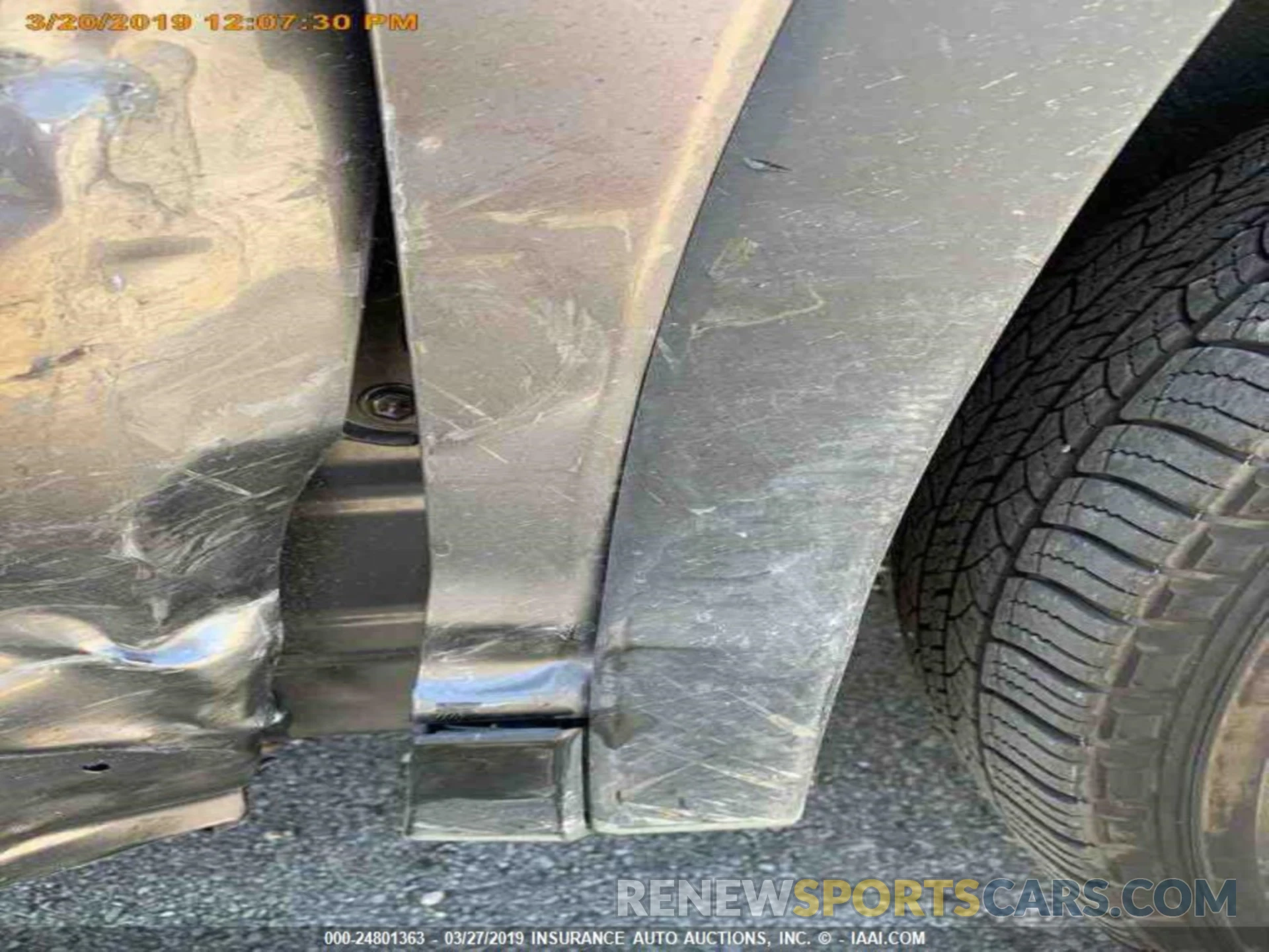 13 Photograph of a damaged car 5TDZZRFH5KS290086 TOYOTA HIGHLANDER 2019