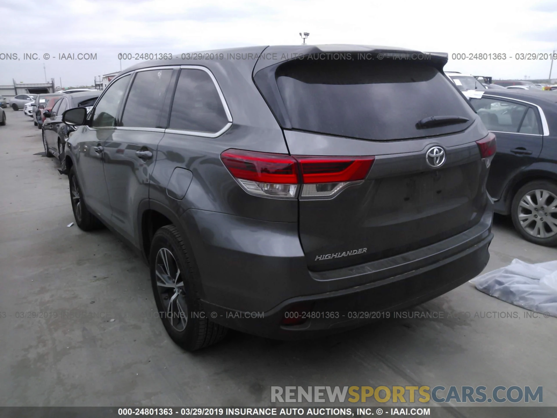 3 Photograph of a damaged car 5TDZZRFH5KS290086 TOYOTA HIGHLANDER 2019