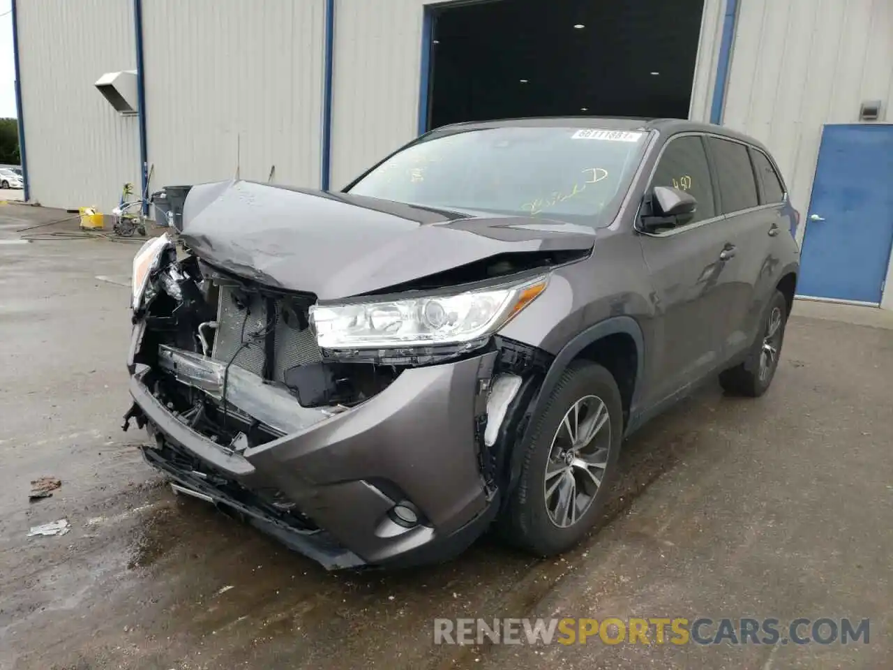 2 Photograph of a damaged car 5TDZZRFH5KS290850 TOYOTA HIGHLANDER 2019