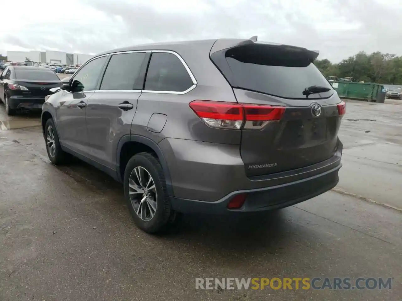 3 Photograph of a damaged car 5TDZZRFH5KS290850 TOYOTA HIGHLANDER 2019