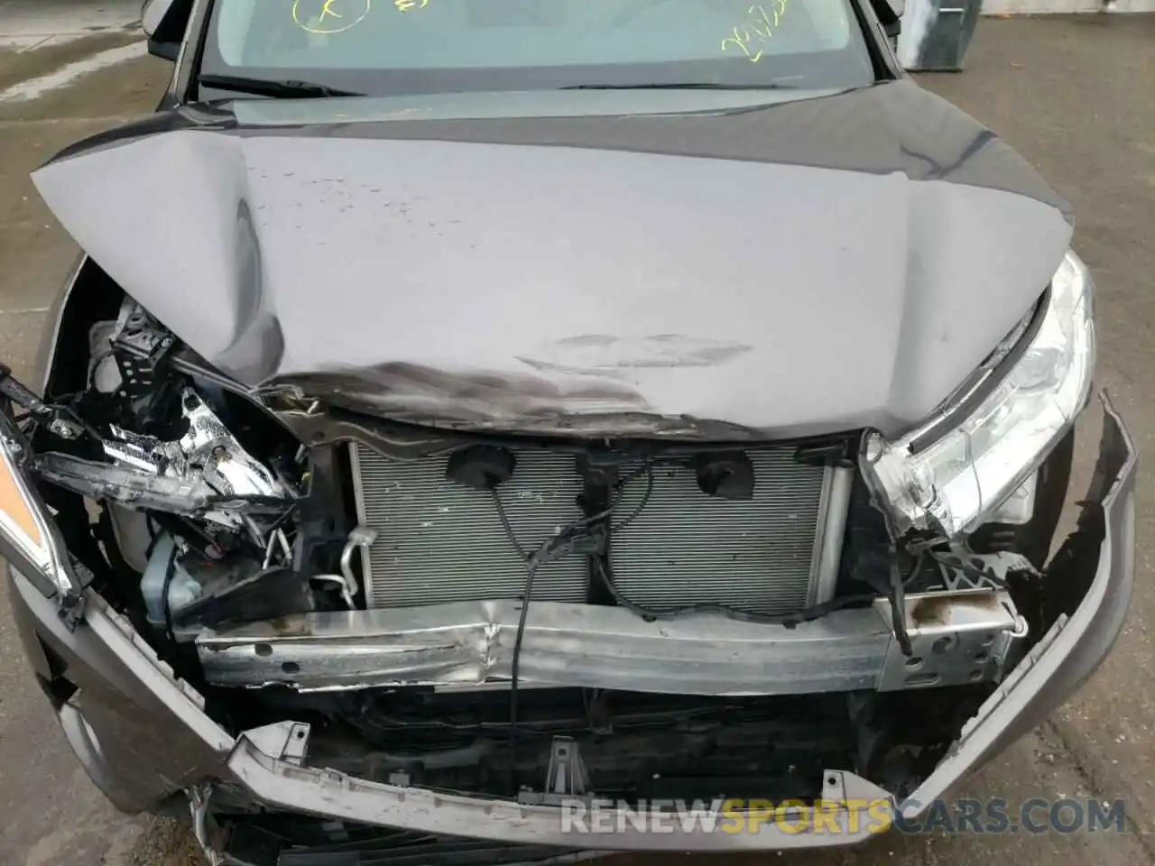 7 Photograph of a damaged car 5TDZZRFH5KS290850 TOYOTA HIGHLANDER 2019