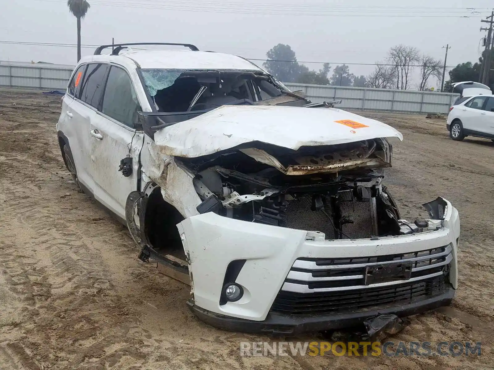 1 Photograph of a damaged car 5TDZZRFH5KS291173 TOYOTA HIGHLANDER 2019