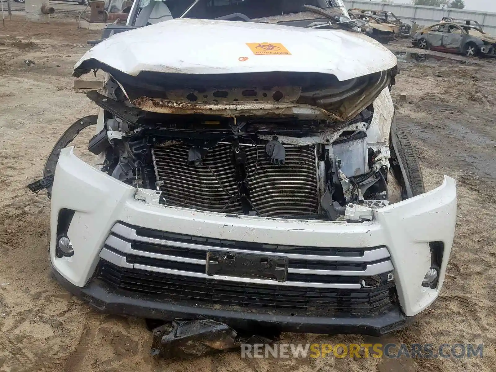 7 Photograph of a damaged car 5TDZZRFH5KS291173 TOYOTA HIGHLANDER 2019