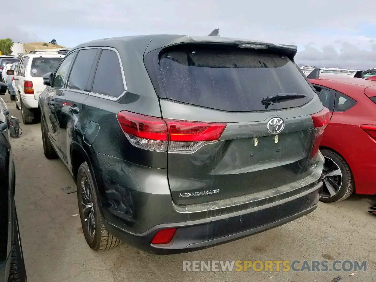 3 Photograph of a damaged car 5TDZZRFH5KS291612 TOYOTA HIGHLANDER 2019