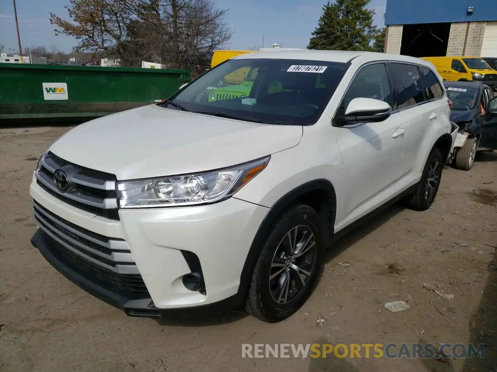 2 Photograph of a damaged car 5TDZZRFH5KS291884 TOYOTA HIGHLANDER 2019