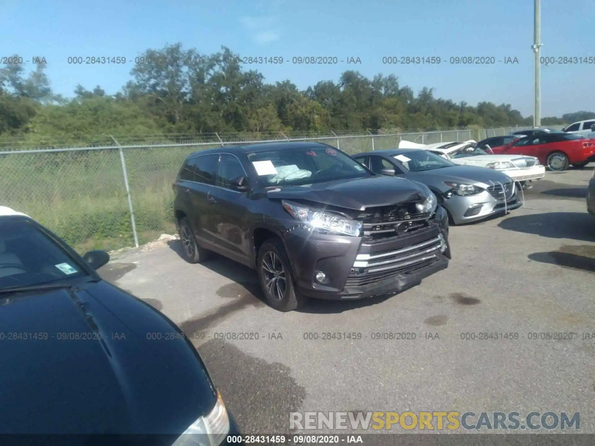 1 Photograph of a damaged car 5TDZZRFH5KS292193 TOYOTA HIGHLANDER 2019