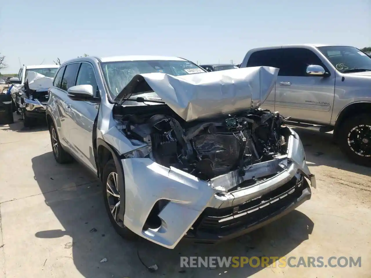 1 Photograph of a damaged car 5TDZZRFH5KS298091 TOYOTA HIGHLANDER 2019