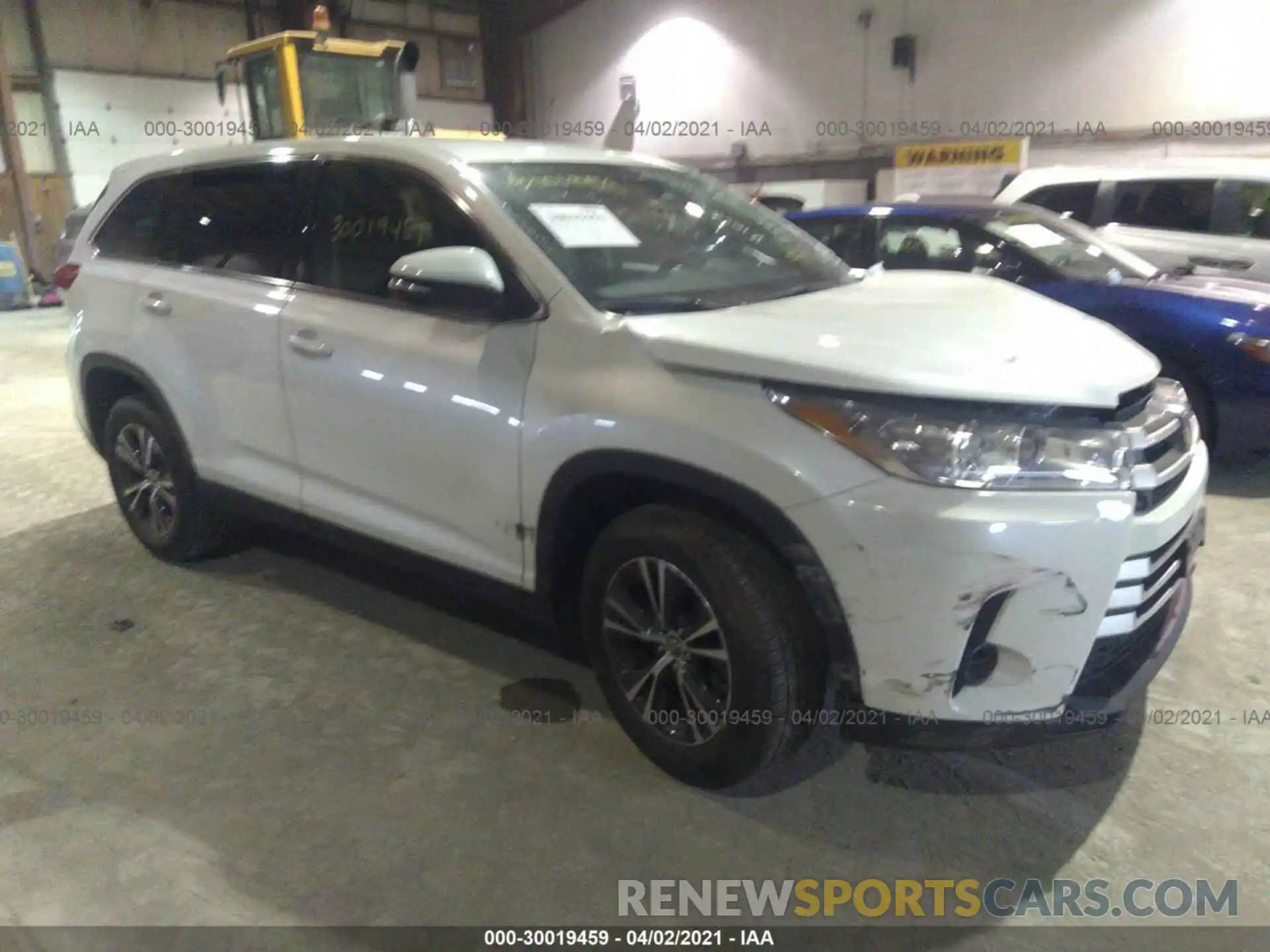 1 Фотография поврежденного автомобиля 5TDZZRFH5KS298995 TOYOTA HIGHLANDER 2019