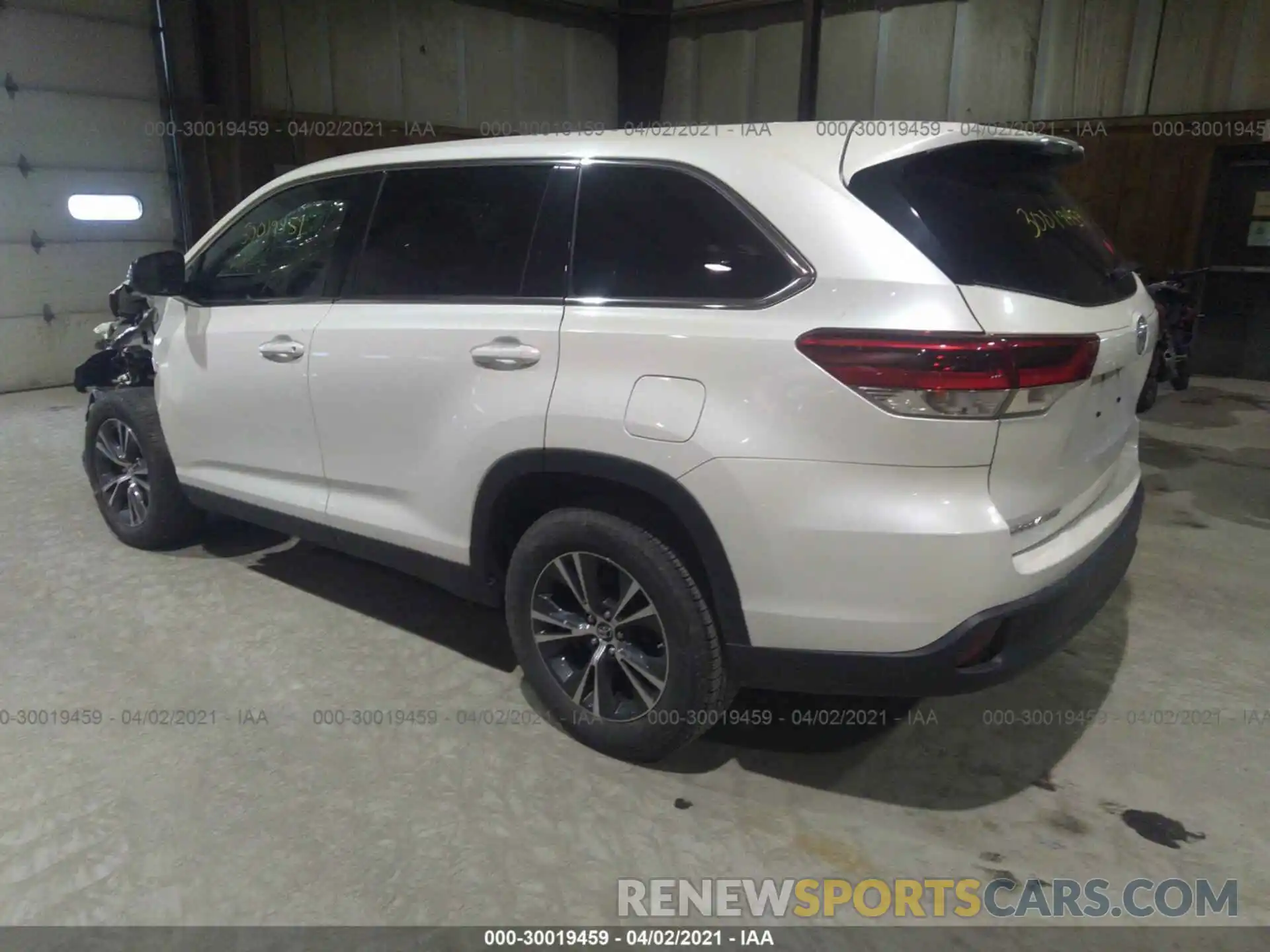 3 Фотография поврежденного автомобиля 5TDZZRFH5KS298995 TOYOTA HIGHLANDER 2019