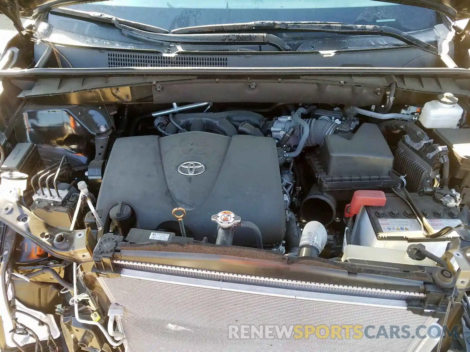 7 Photograph of a damaged car 5TDZZRFH5KS301247 TOYOTA HIGHLANDER 2019