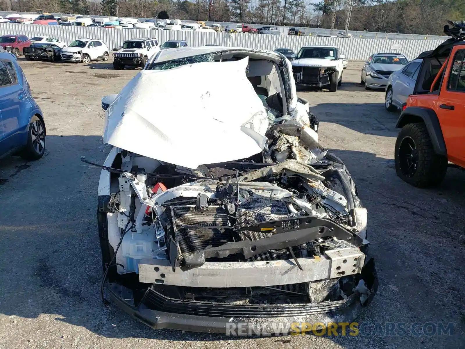 10 Photograph of a damaged car 5TDZZRFH5KS304102 TOYOTA HIGHLANDER 2019