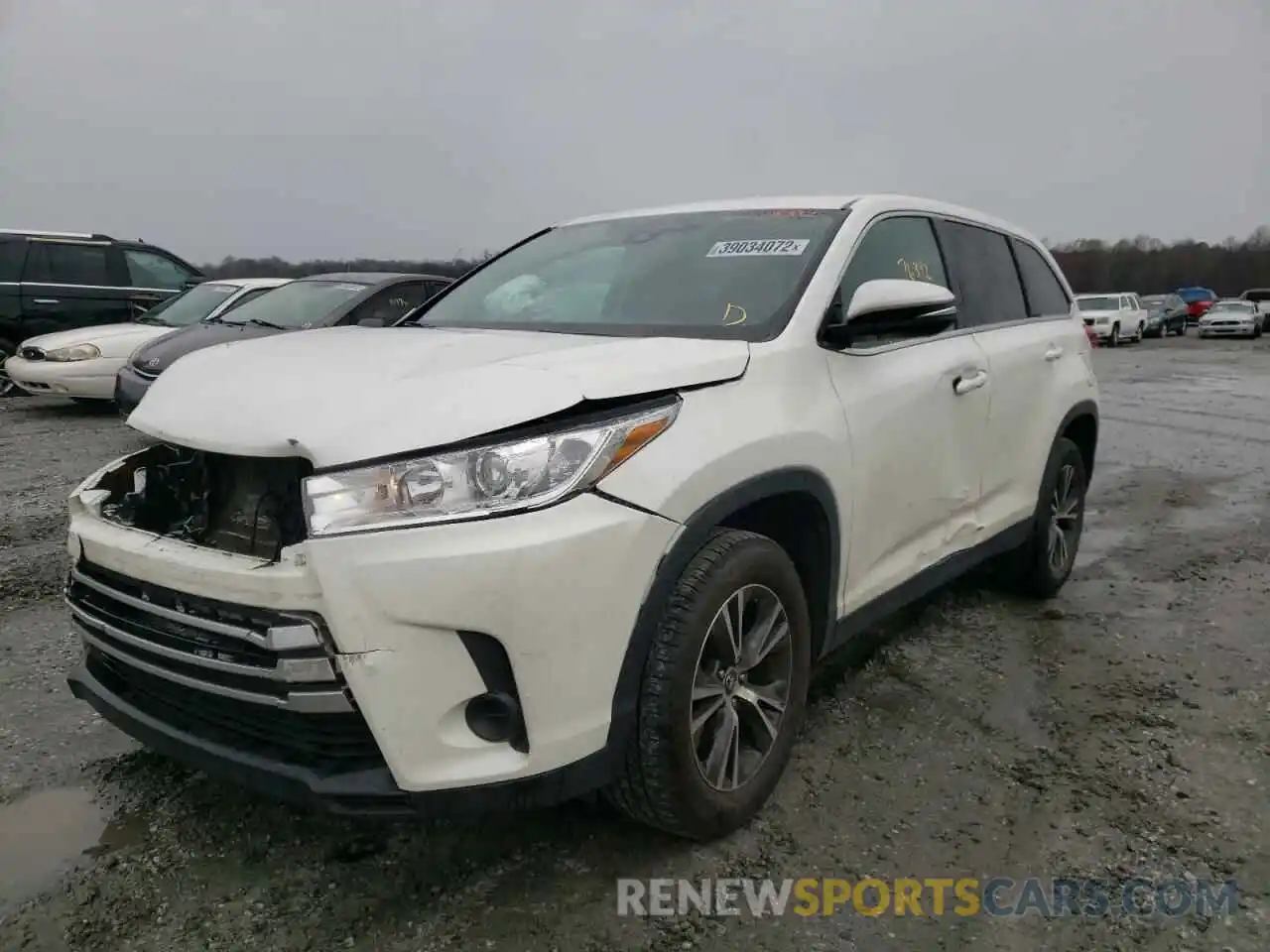 2 Photograph of a damaged car 5TDZZRFH5KS304407 TOYOTA HIGHLANDER 2019