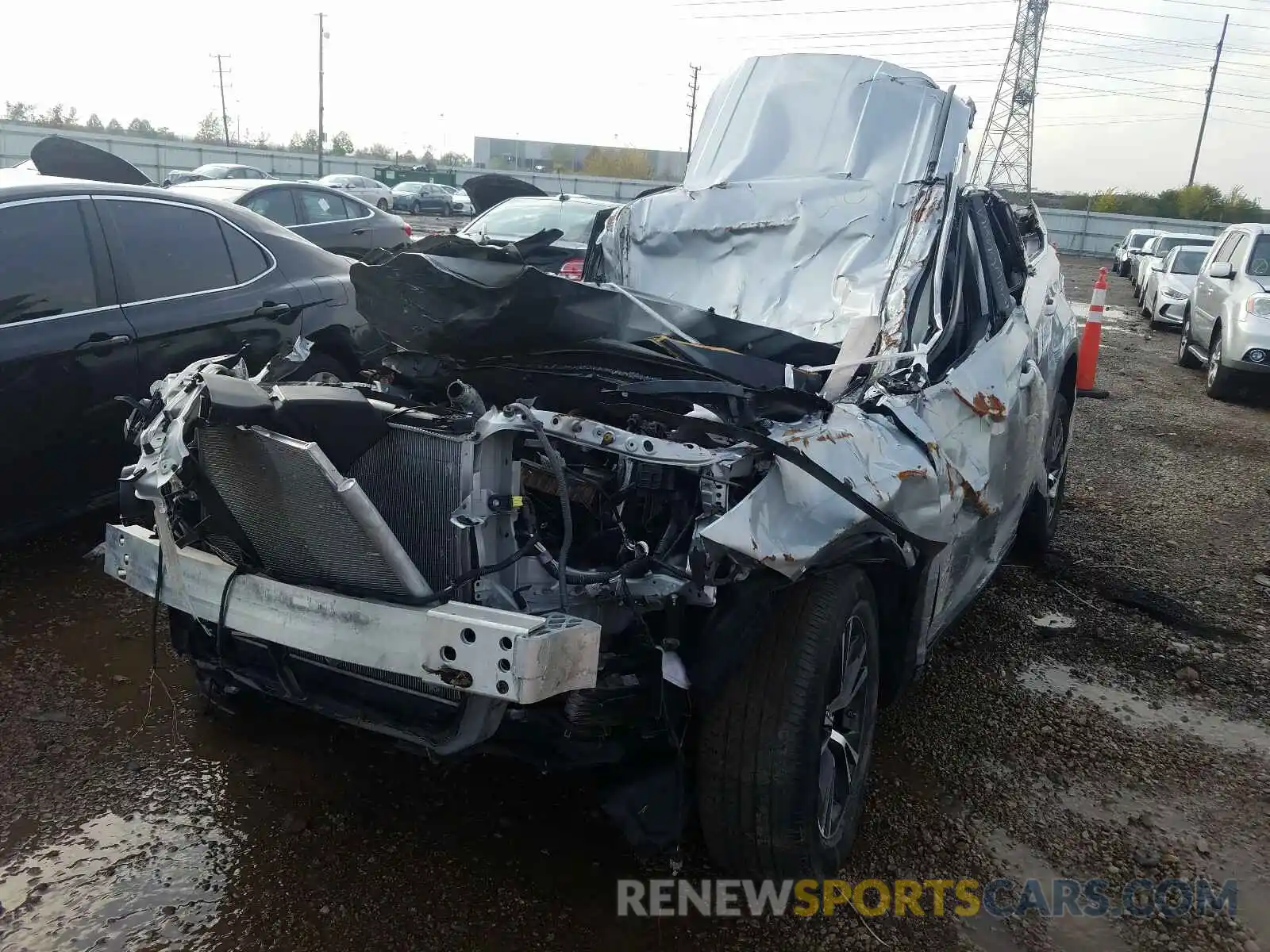 2 Photograph of a damaged car 5TDZZRFH5KS304746 TOYOTA HIGHLANDER 2019