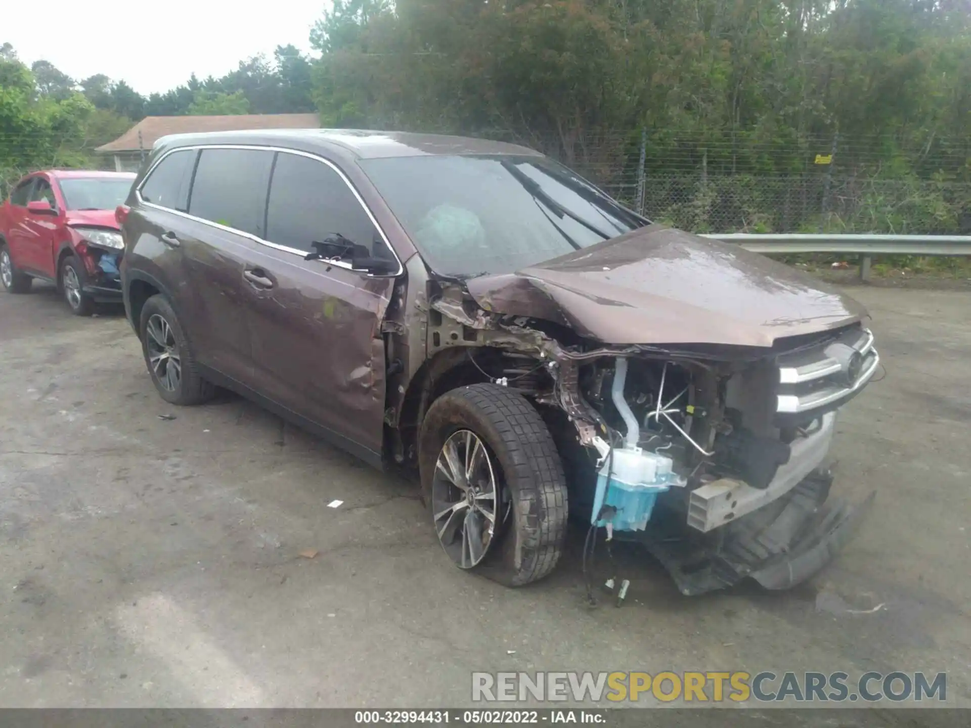 1 Photograph of a damaged car 5TDZZRFH5KS308344 TOYOTA HIGHLANDER 2019