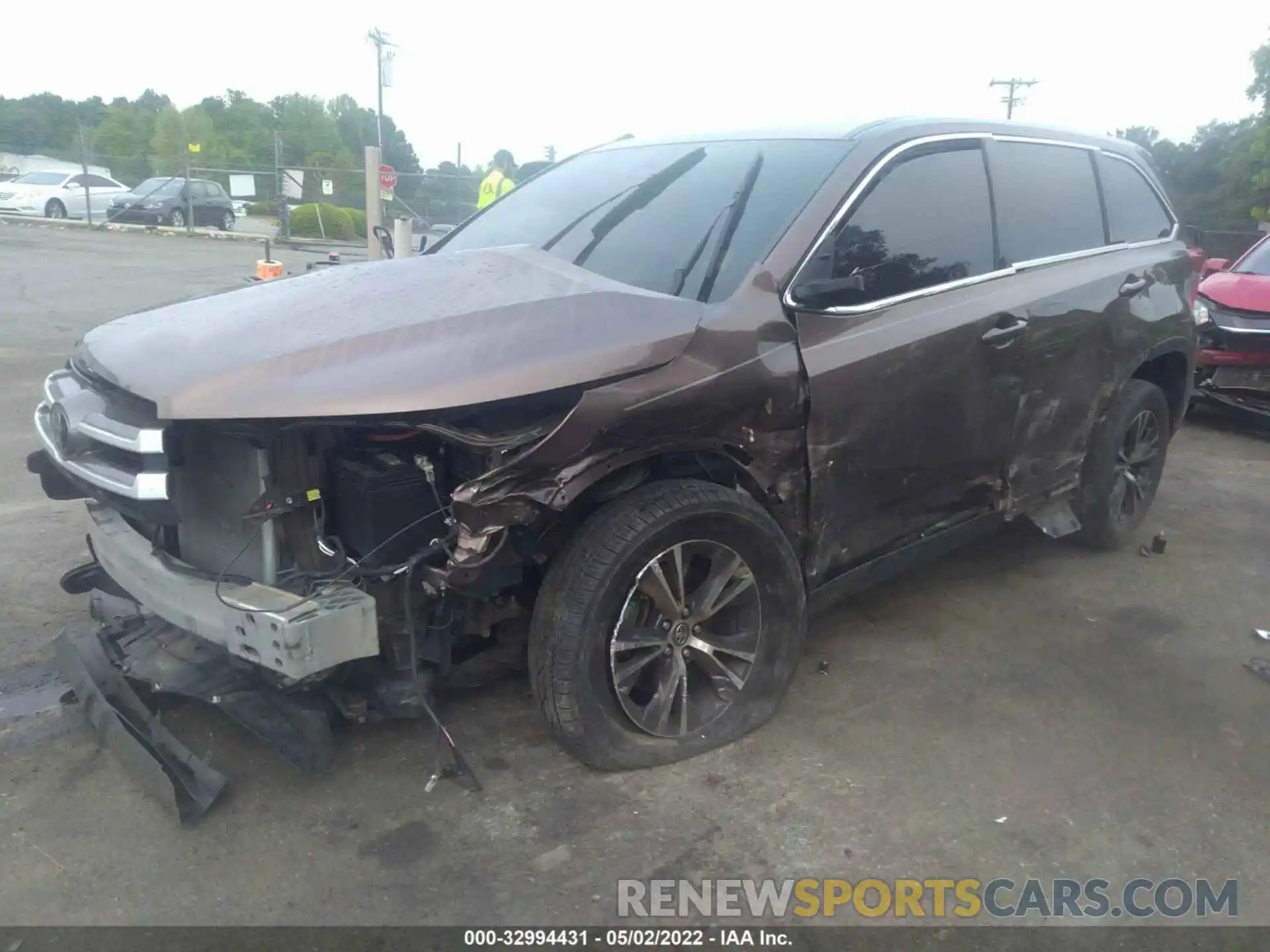 2 Photograph of a damaged car 5TDZZRFH5KS308344 TOYOTA HIGHLANDER 2019