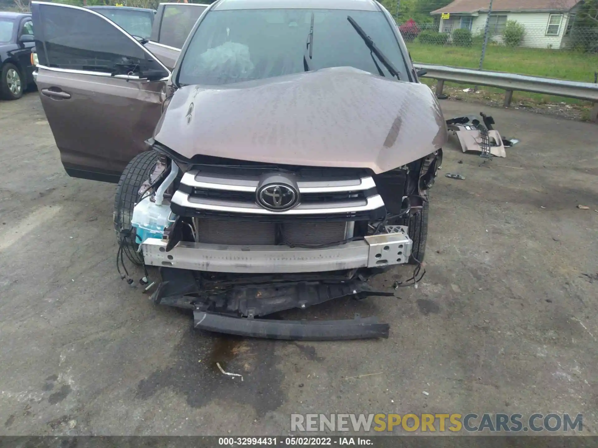 6 Photograph of a damaged car 5TDZZRFH5KS308344 TOYOTA HIGHLANDER 2019