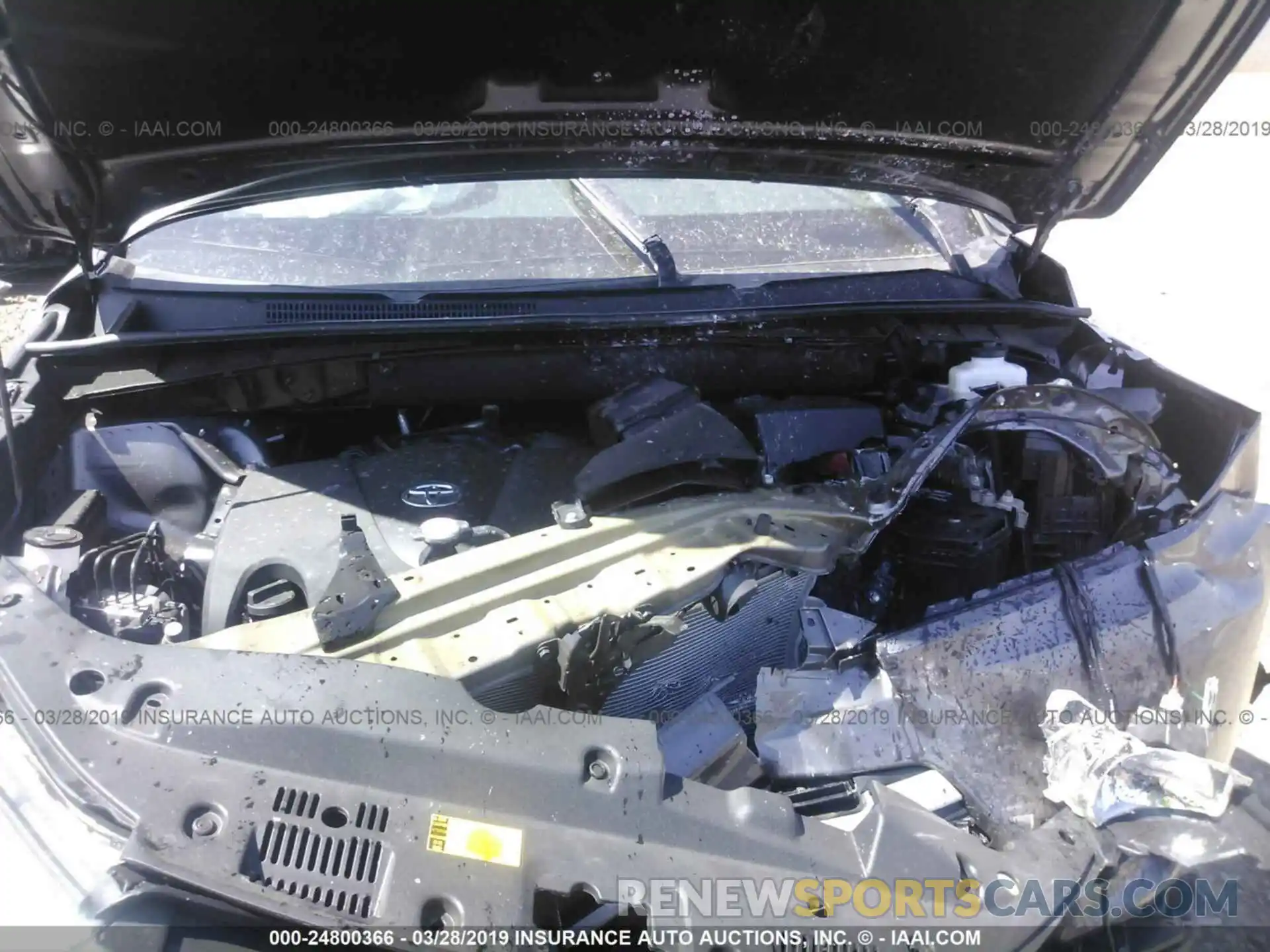 10 Photograph of a damaged car 5TDZZRFH5KS309607 TOYOTA HIGHLANDER 2019