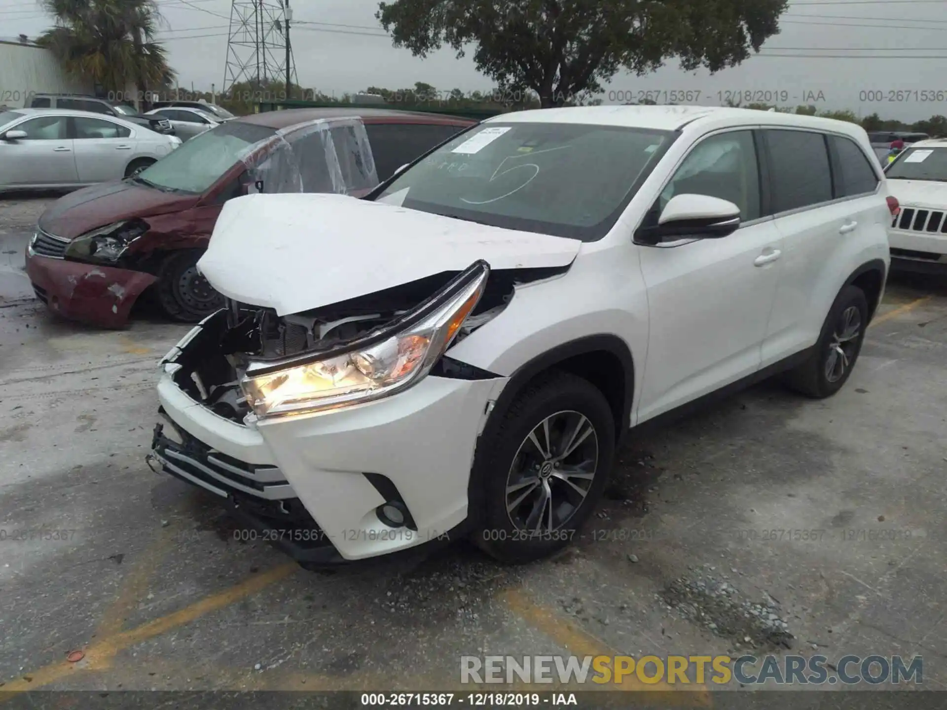 2 Photograph of a damaged car 5TDZZRFH5KS321885 TOYOTA HIGHLANDER 2019