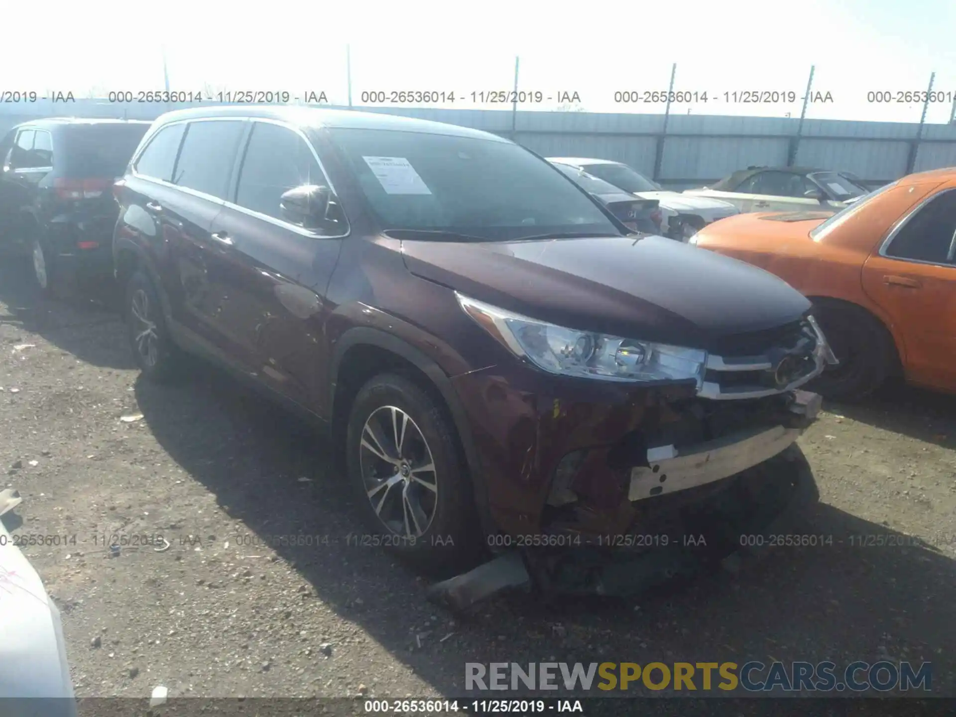 1 Photograph of a damaged car 5TDZZRFH5KS333101 TOYOTA HIGHLANDER 2019