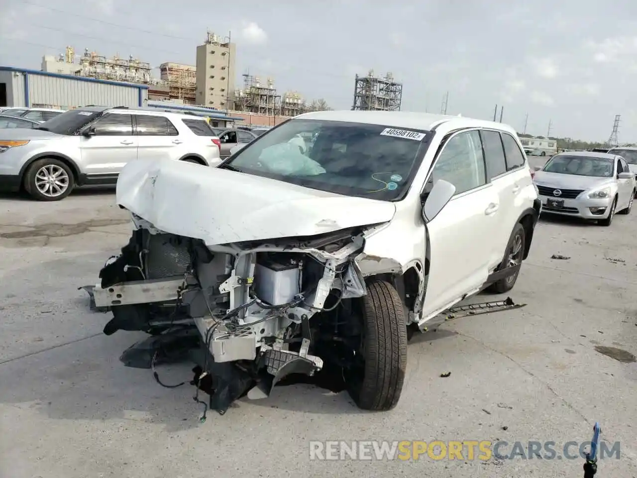 2 Photograph of a damaged car 5TDZZRFH5KS339495 TOYOTA HIGHLANDER 2019