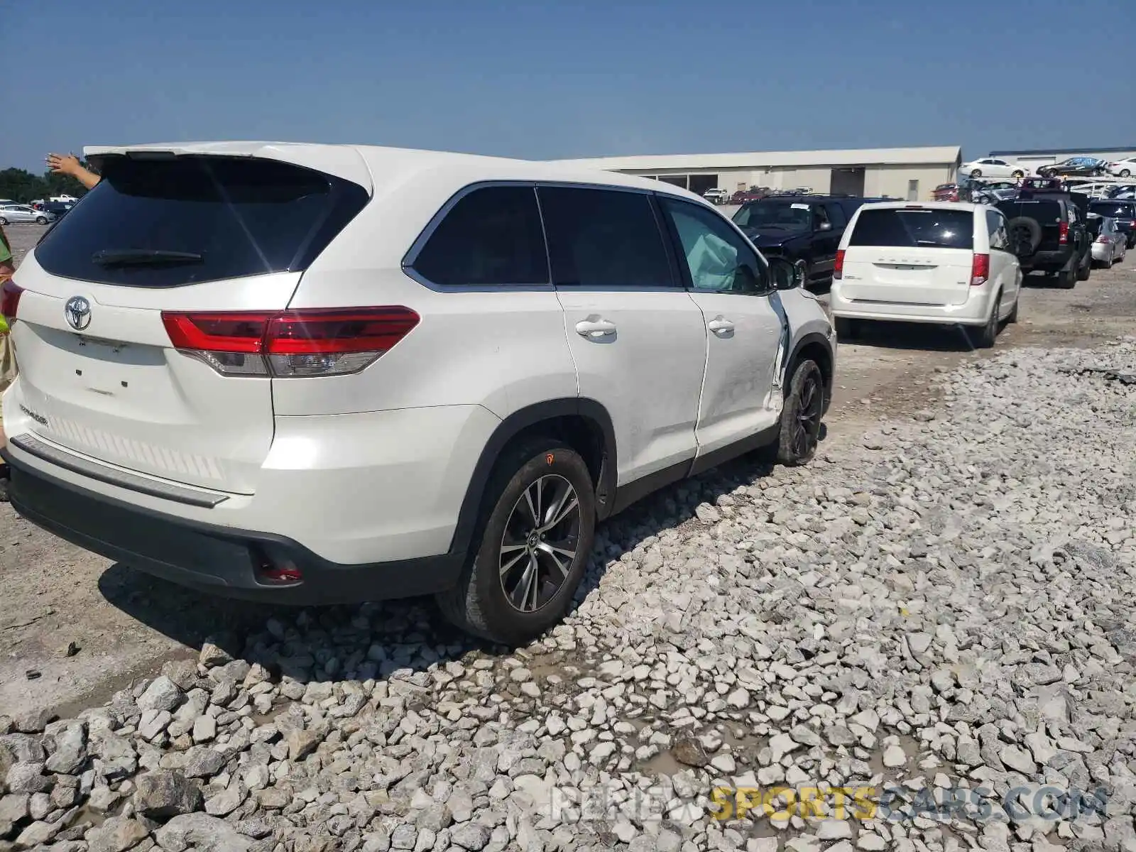 4 Фотография поврежденного автомобиля 5TDZZRFH5KS341747 TOYOTA HIGHLANDER 2019