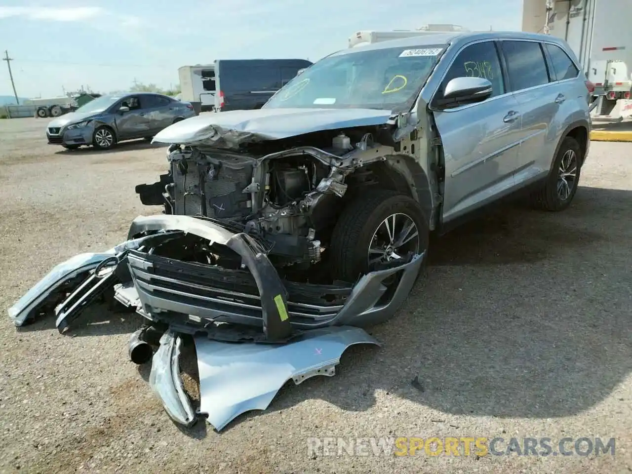 2 Photograph of a damaged car 5TDZZRFH5KS350447 TOYOTA HIGHLANDER 2019