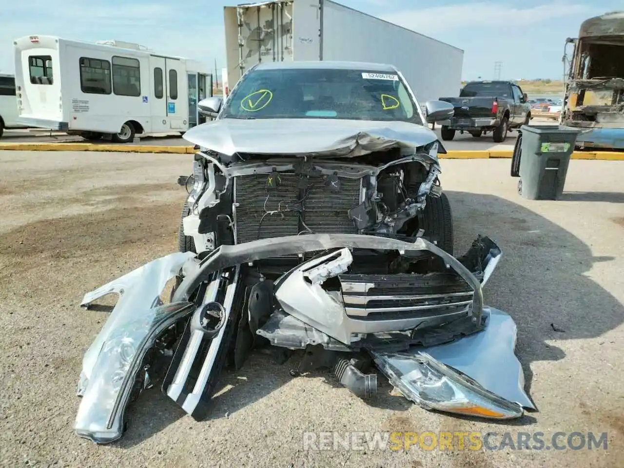 9 Photograph of a damaged car 5TDZZRFH5KS350447 TOYOTA HIGHLANDER 2019