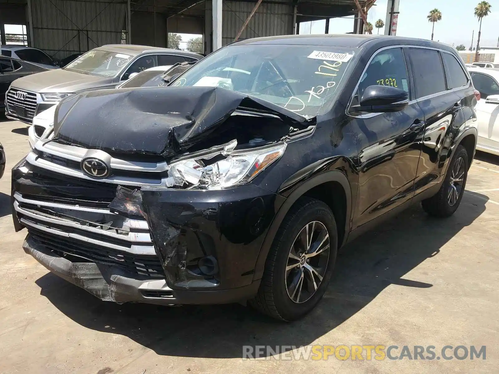 2 Photograph of a damaged car 5TDZZRFH5KS350982 TOYOTA HIGHLANDER 2019