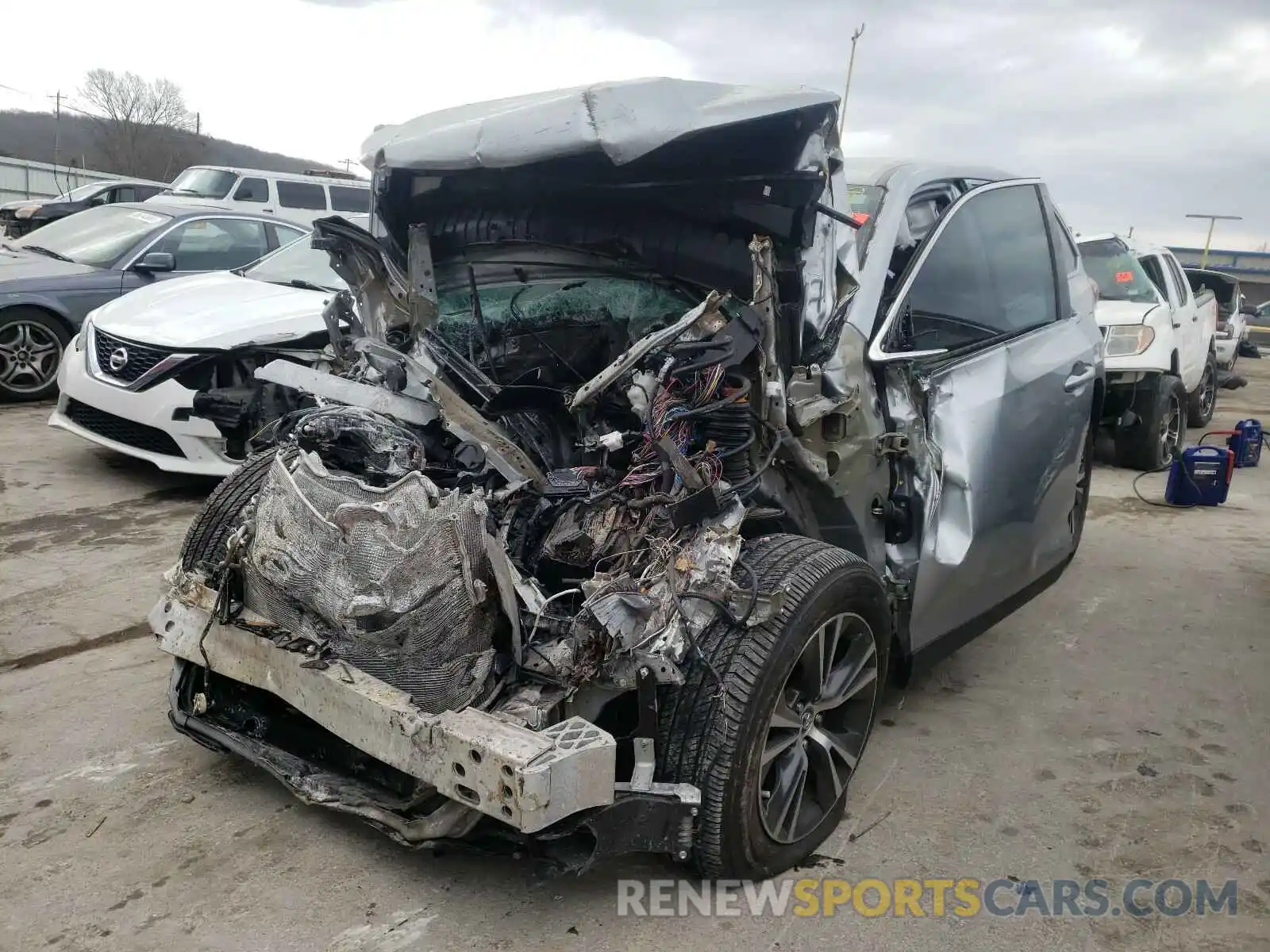 2 Photograph of a damaged car 5TDZZRFH5KS354630 TOYOTA HIGHLANDER 2019