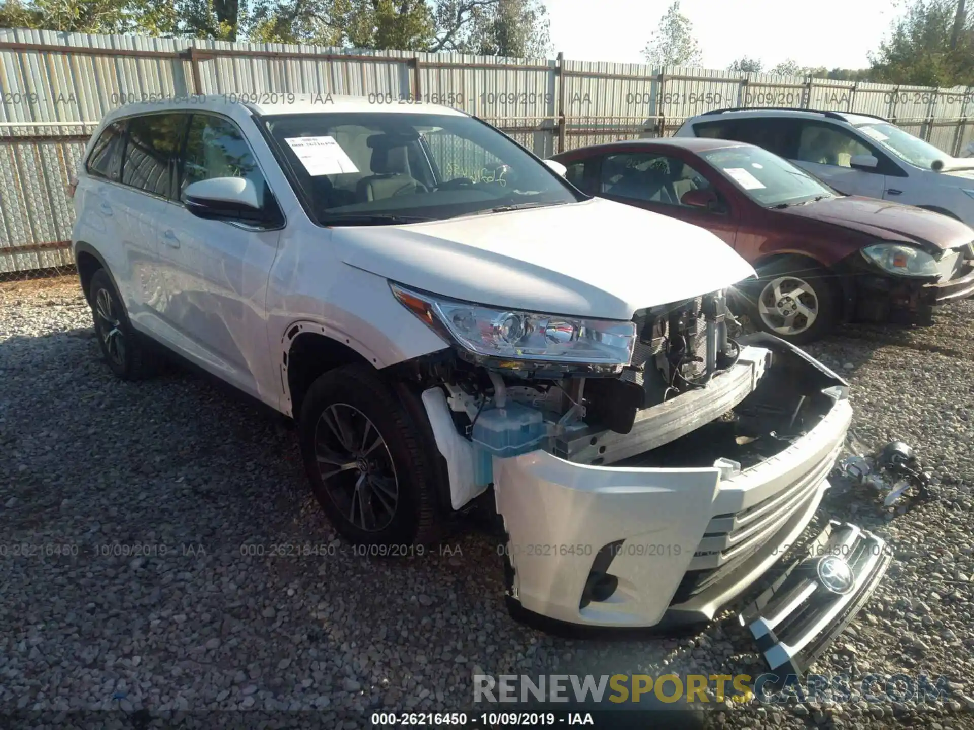 1 Photograph of a damaged car 5TDZZRFH5KS354711 TOYOTA HIGHLANDER 2019