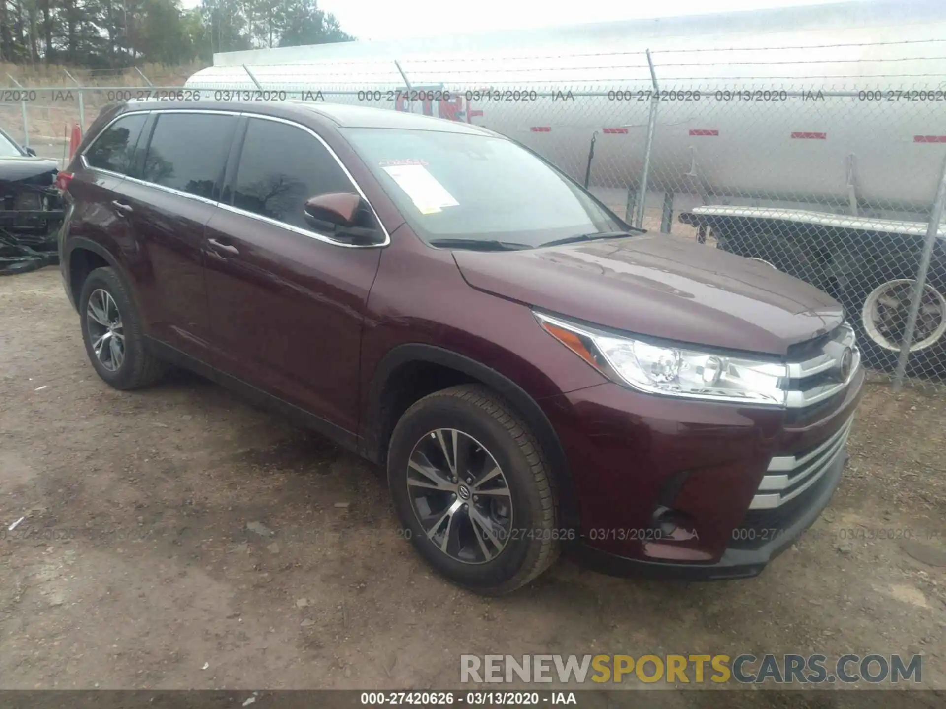 1 Photograph of a damaged car 5TDZZRFH5KS361173 TOYOTA HIGHLANDER 2019