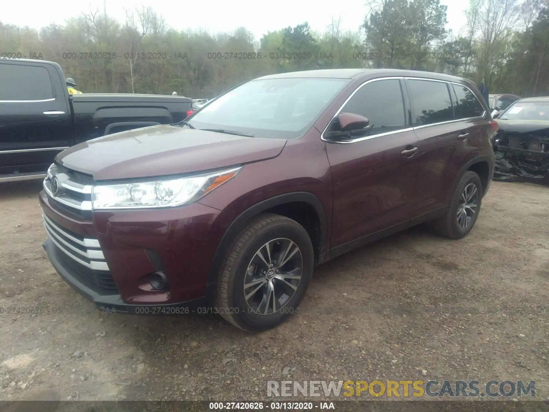 2 Photograph of a damaged car 5TDZZRFH5KS361173 TOYOTA HIGHLANDER 2019